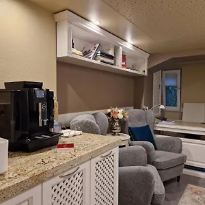  Apartment R & R